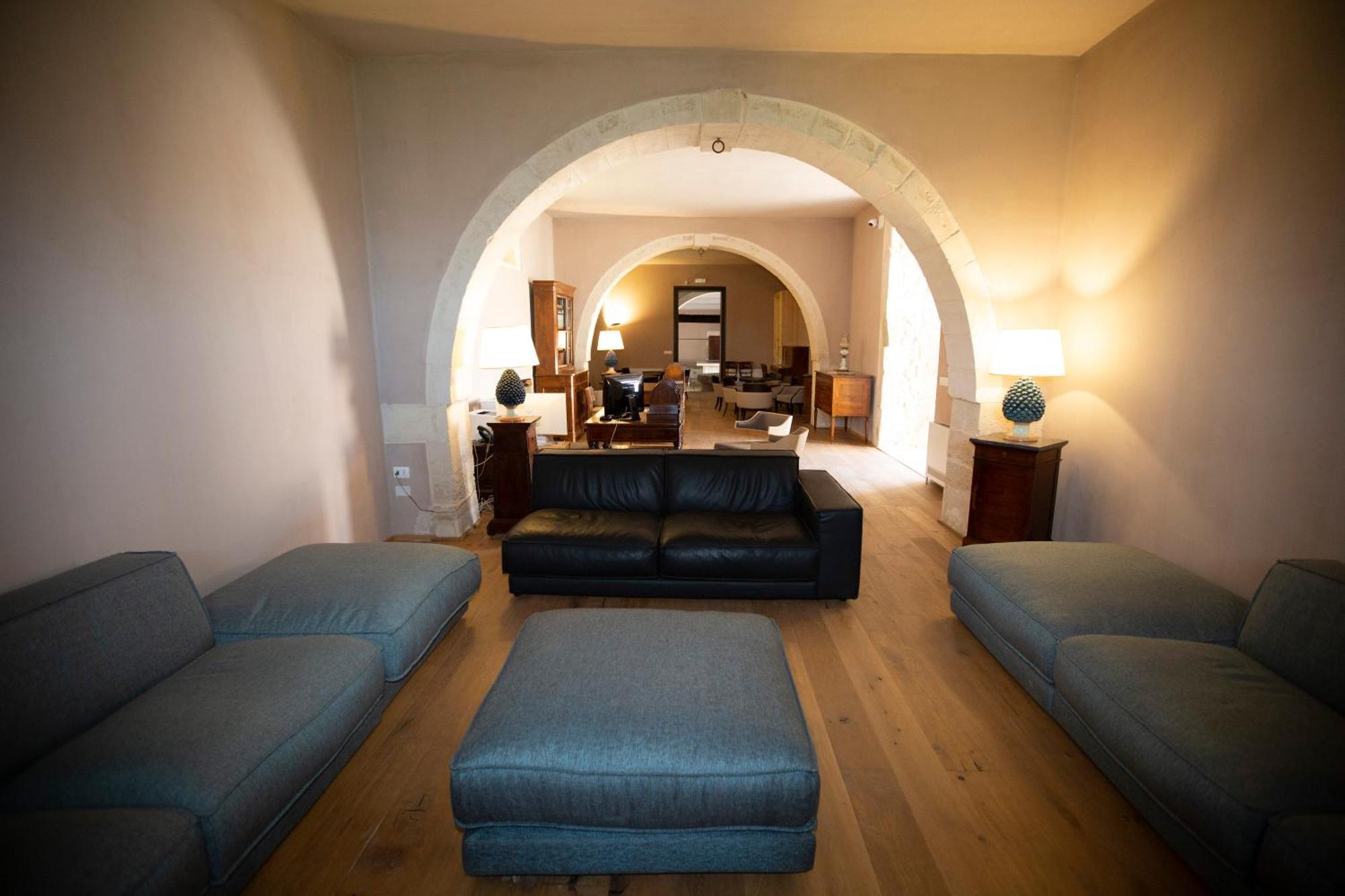 Ballium Luxury Relais Avola Buitenkant foto