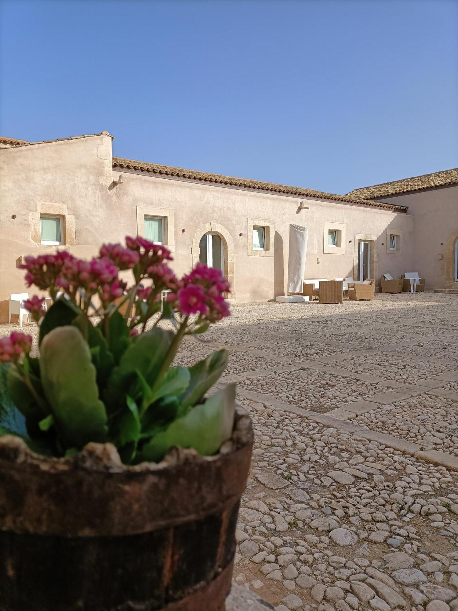 Ballium Luxury Relais Avola Buitenkant foto