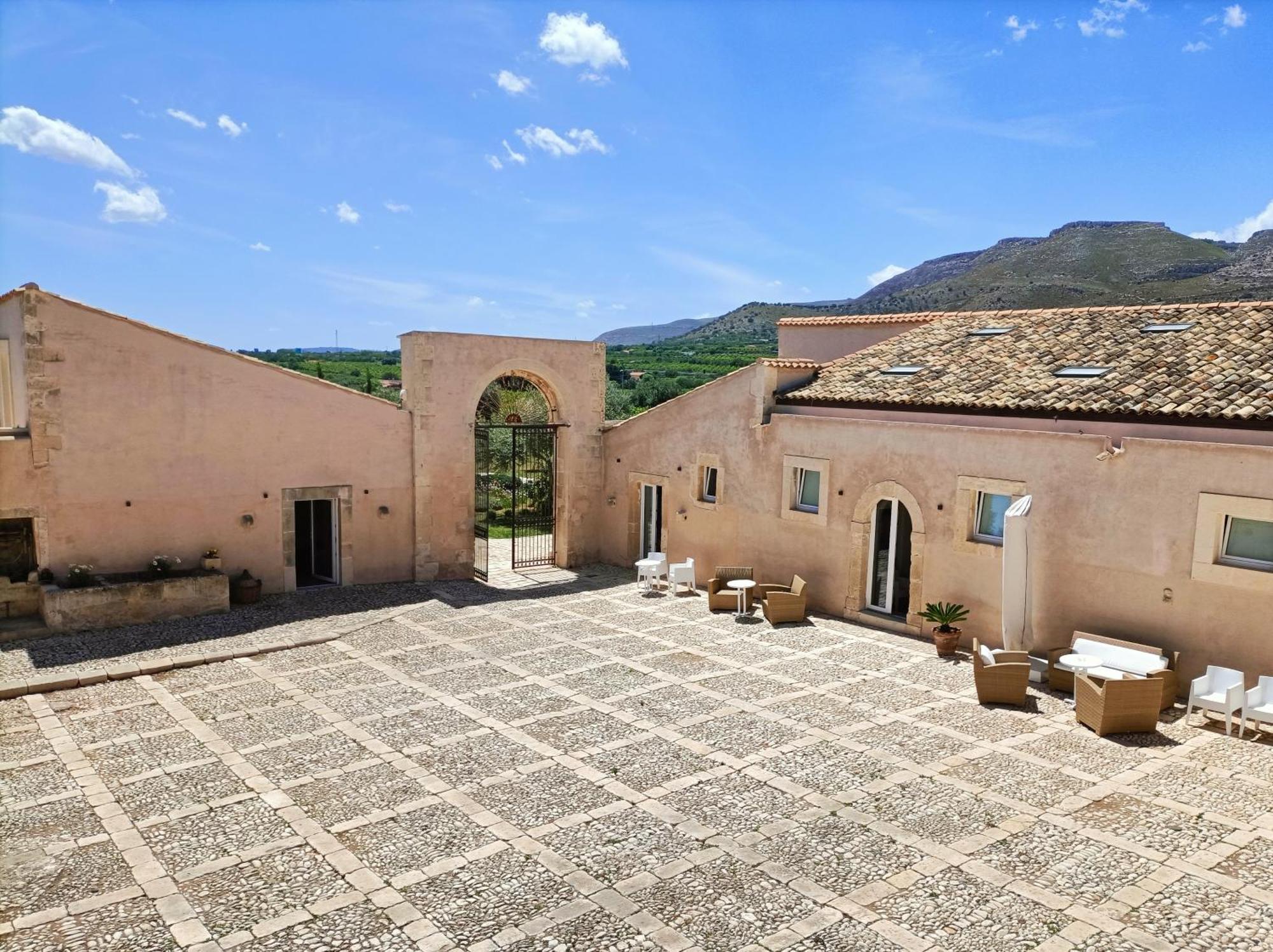 Ballium Luxury Relais Avola Buitenkant foto
