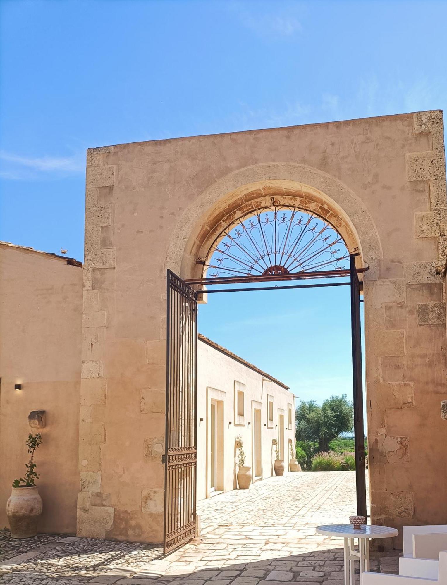 Ballium Luxury Relais Avola Buitenkant foto